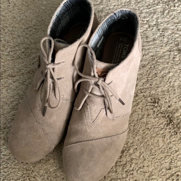 Size 11 Suede Toms wedge booties - Picture 2 of 4